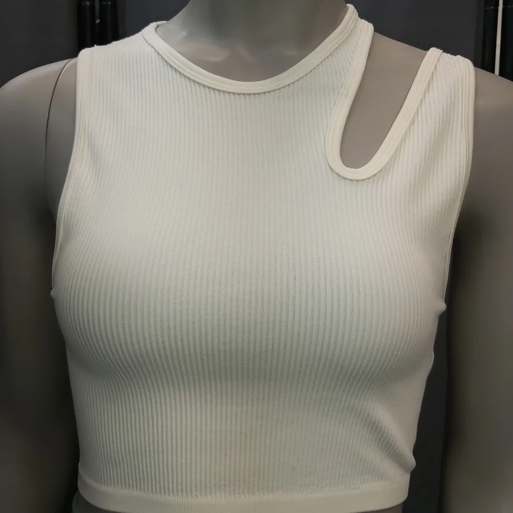 Forever 21 Cropped Ribbed Tank Top - Picture 3 of 9